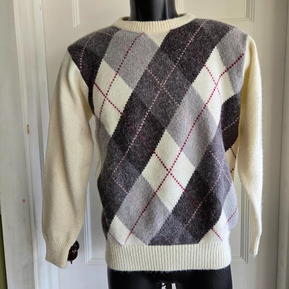 Alfred Dunner Sweaters - Classic Alfred Dunner Argyle Light/Dark Gray & White Sweater Size S